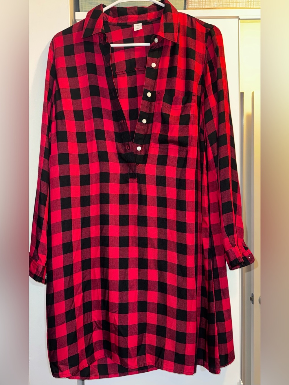 Women’s Old Navy long sleeve red and black plaid shirt dress size small